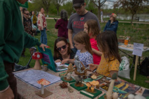 thenatureplace-benefitofboth-angiecapwellphotography-lacrossewiphotographer-16